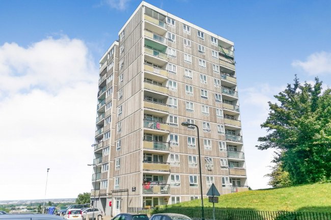 30 Beryl House, Spinal Close, Plumstead, London, SE18 1LL 4