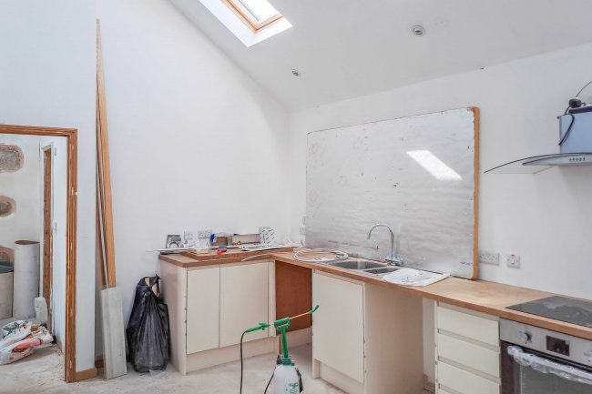 33/35 Loscombe Road, Four Lanes, Redruth, Cornwall, TR16 6QA 6