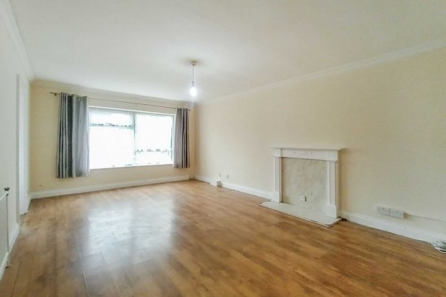 Flat 1, 131 Ordnance Road, Enfield, Middlesex, EN3 6AF 8