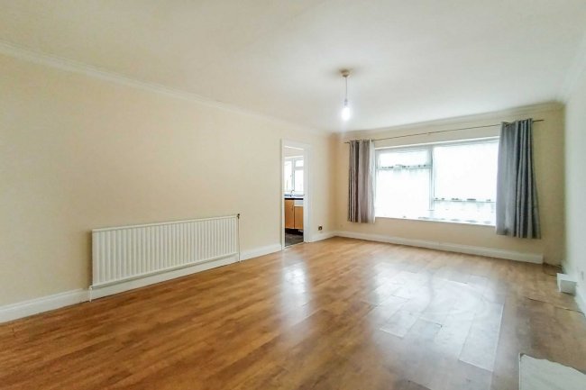 Flat 1, 131 Ordnance Road, Enfield, Middlesex, EN3 6AF 8