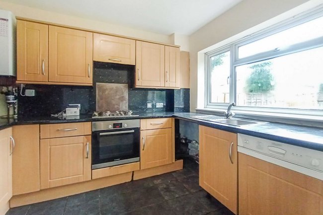 Flat 1, 131 Ordnance Road, Enfield, Middlesex, EN3 6AF 8