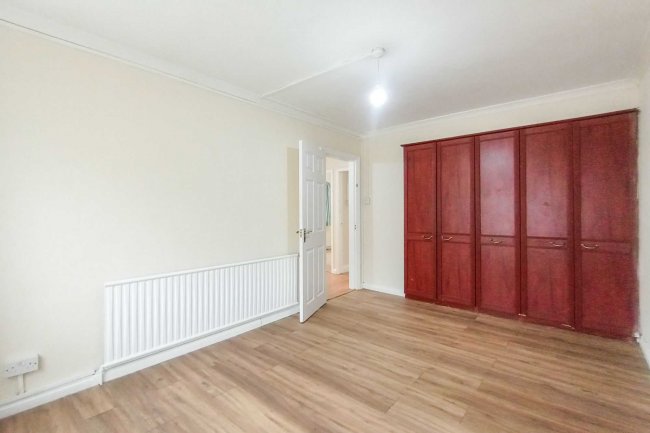 Flat 1, 131 Ordnance Road, Enfield, Middlesex, EN3 6AF 8