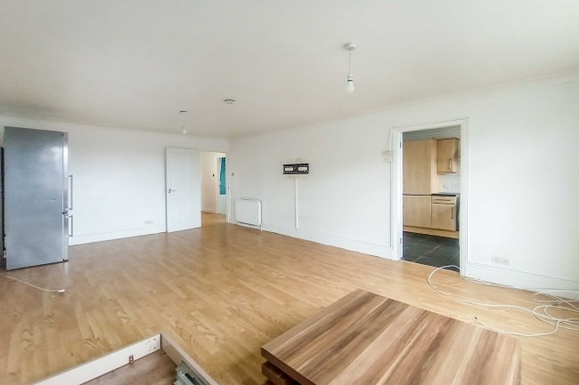 Flat 3, 131 Ordnance Road, Enfield, Middlesex, EN3 6AF 1