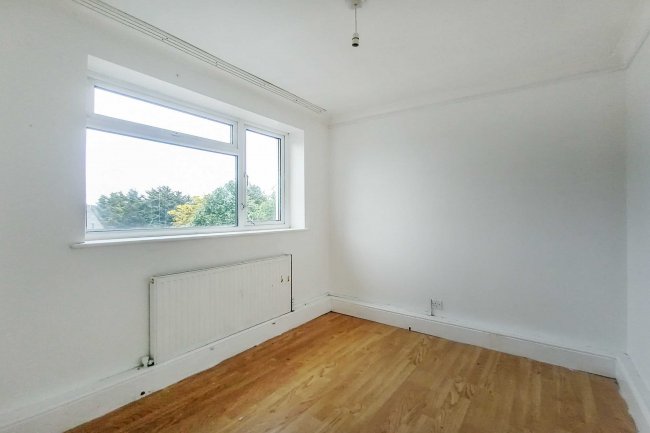 Flat 3, 131 Ordnance Road, Enfield, Middlesex, EN3 6AF 1