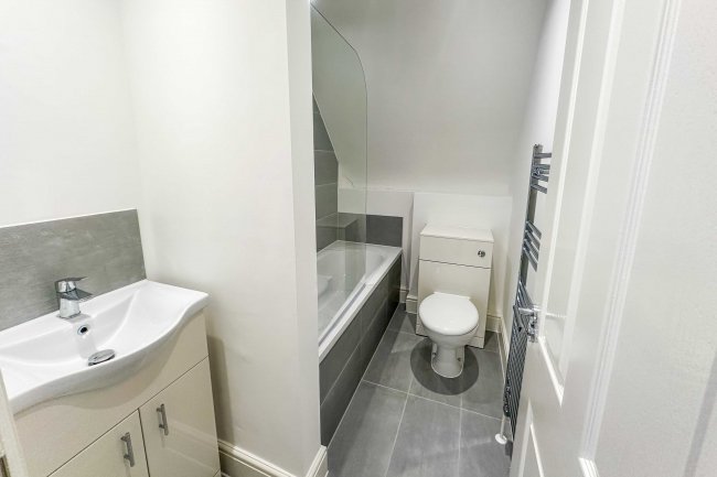 81e Southwood Road, Eltham, London SE9 3QF 7