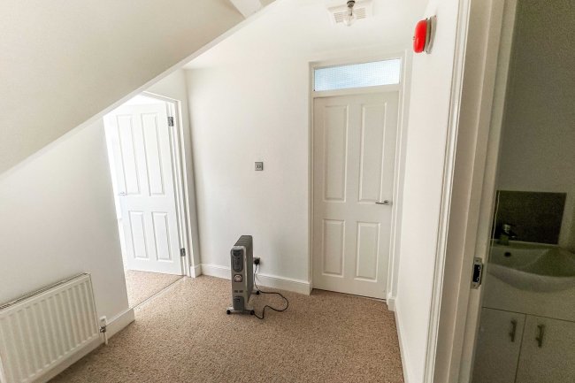 81e Southwood Road, Eltham, London SE9 3QF 7