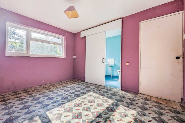 27 St Nicholas Road, Lavant, Chichester, PO18 0BU 10