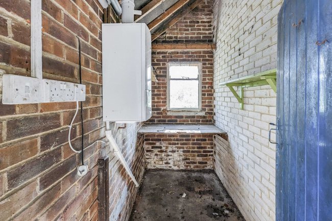 27 St Nicholas Road, Lavant, Chichester, PO18 0BU 10