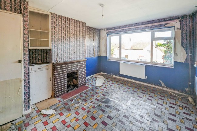 27 St Nicholas Road, Lavant, Chichester, PO18 0BU 10