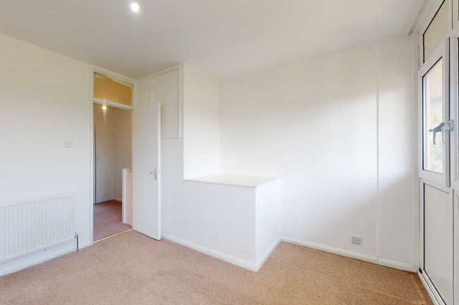 25 Barringer Square, Tooting, London, SW17 8ED 7