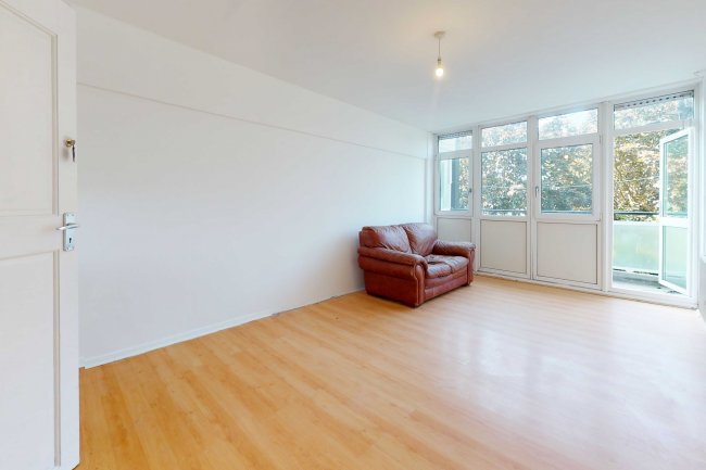 25 Barringer Square, Tooting, London, SW17 8ED 7