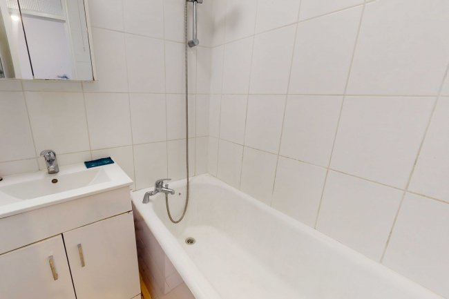 25 Barringer Square, Tooting, London, SW17 8ED 7