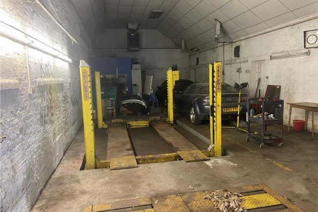 86a South End, Croydon, Surrey, CR0 1DQ 3