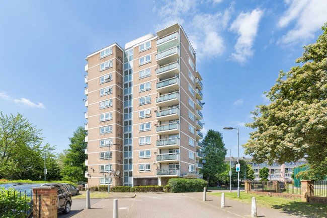 Flat 40 Busbridge House, Brabazon Street, Poplar, London, E14 6LA 9