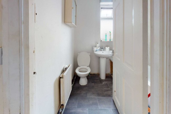 172 Rush Green Road, Romford, RM7 0JU 3