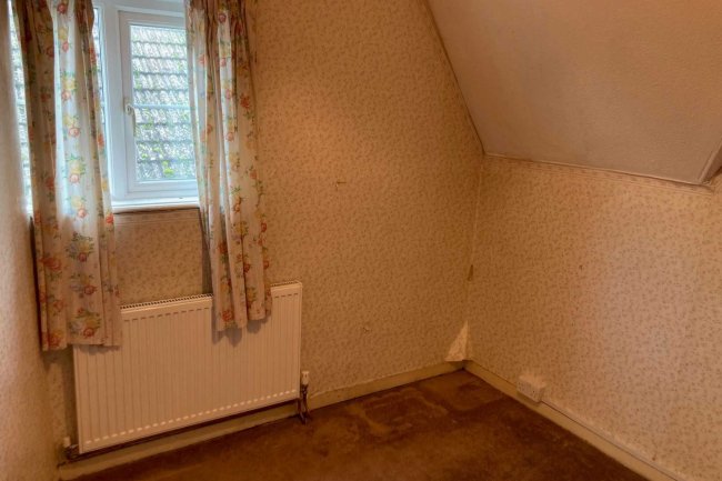 35 Shepperton Road, Laleham, Staines TW18 1SE 7