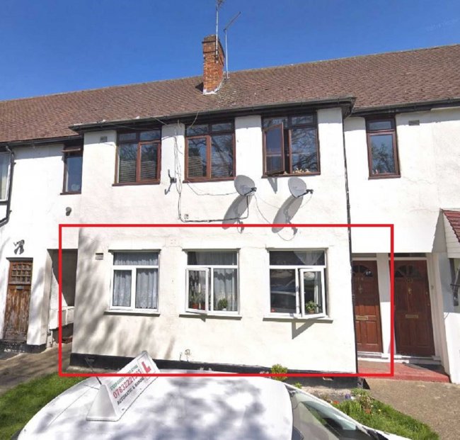 12a Chalfont Court, Colindeep Lane, London, NW9 6DY 1