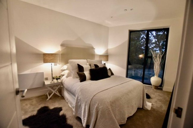 104 South Birkbeck Road, Leytonstone, London E11 4JH 10