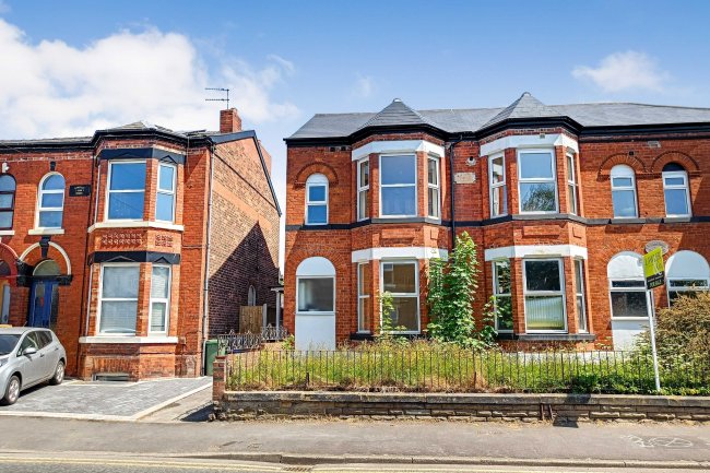Flat 2 Barnfield Villas, 115-119 Shaw Heath, Stockport, SK2 6QP 4