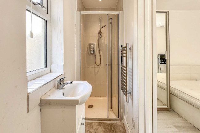 132b Pinner Road, Northwood, Middlesex, HA6 1BP 5