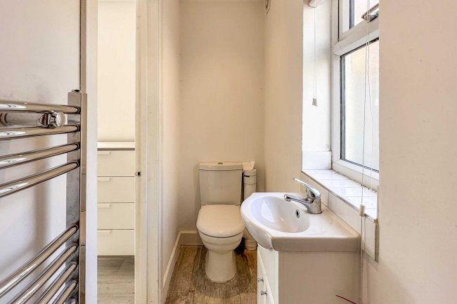 132b Pinner Road, Northwood, Middlesex, HA6 1BP 5