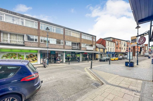 32B and 34B High Street, Alton, Hampshire, GU34 1BD 1