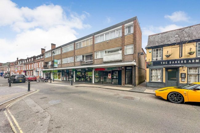 32B and 34B High Street, Alton, Hampshire, GU34 1BD 1