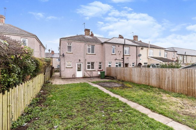 42 Henson Grove, Castleford, WF10 3JF 2