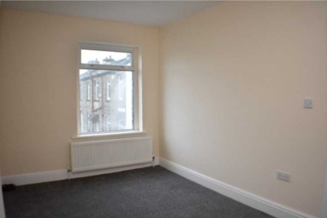 6 Violet Street, Haworth, Keighley, West Yorkshire BD22 8AU 5