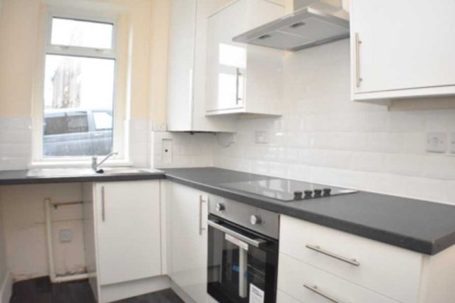 6 Violet Street, Haworth, Keighley, West Yorkshire BD22 8AU 5