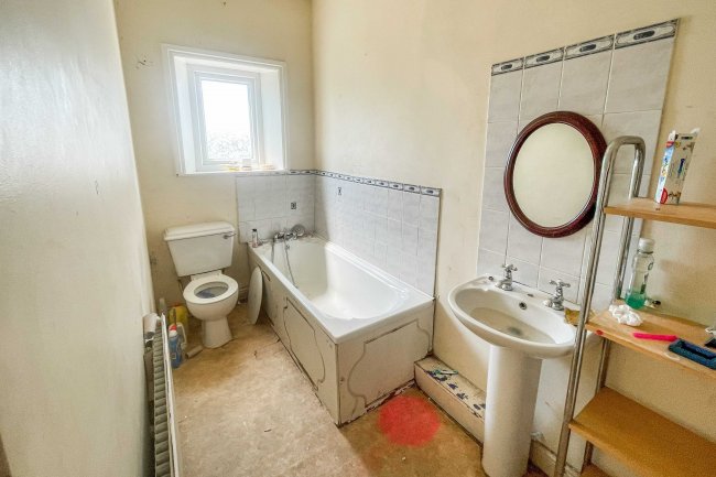 84 Oak Street, Colne, Lancashire, BB8 0BA 3