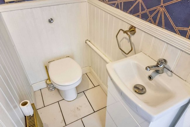 5 Churchill Road, South Croydon CR2 6HE  1