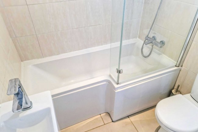 5 Churchill Road, South Croydon CR2 6HE  1