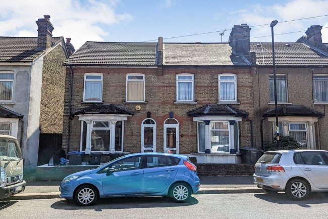 5 Churchill Road, South Croydon CR2 6HE  1