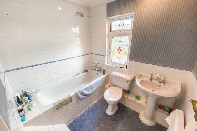 13 Moresby Avenue, Surbiton, Surrey, KT5 9DT 9