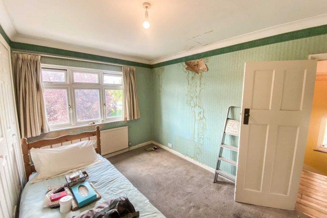 13 Moresby Avenue, Surbiton, Surrey, KT5 9DT 9