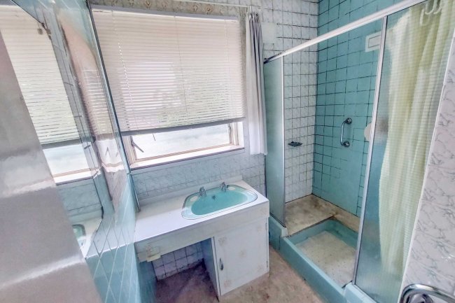 82 Crookston Road, Eltham, London, SE9 1YD 3