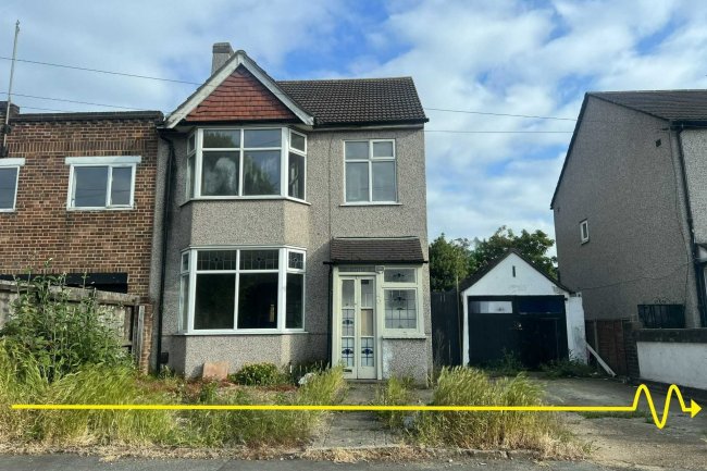 40 Dymoke Road, Hornchurch, Essex, RM11 1AA 10