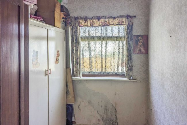 33 Ridgeway East, Sidcup, Kent, DA15 8RY 8