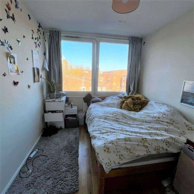 37 Caithness House, Twyford Street, Islington London N1 0BZ 9