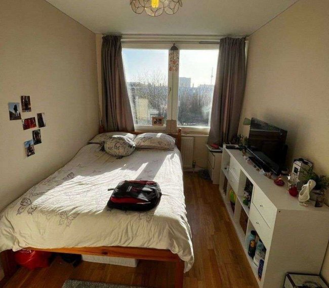 37 Caithness House, Twyford Street, Islington London N1 0BZ 9