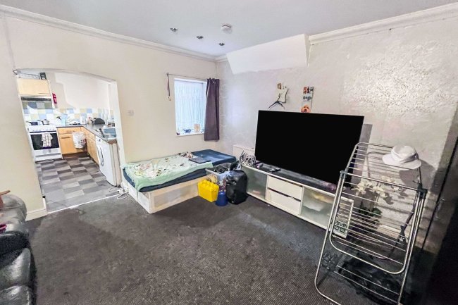 116 Barking Road, East Ham, London, E6 3BD 6