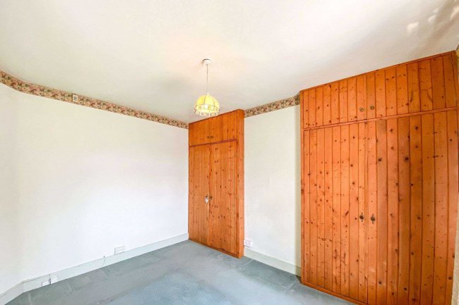 8 Pentire Road, Walthamstow, London E17 4BZ 4