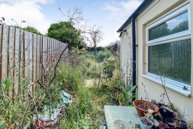 8 Pentire Road, Walthamstow, London E17 4BZ 4