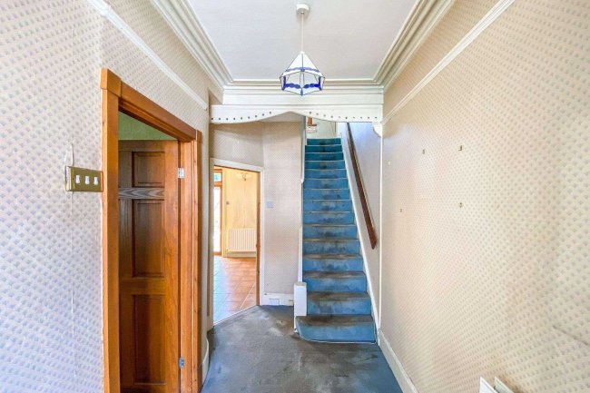 8 Pentire Road, Walthamstow, London E17 4BZ 4