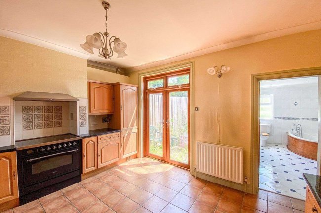 8 Pentire Road, Walthamstow, London E17 4BZ 4