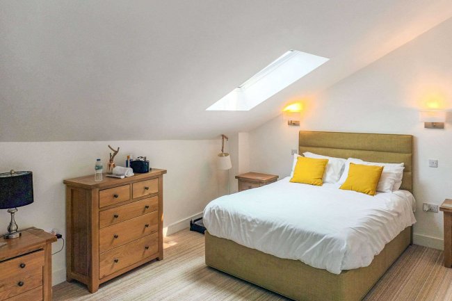 Largigi Rooms Hotel, Coombe Street, Lyme Regis, Dorset DT7 3PY 2