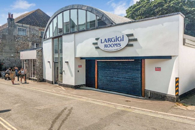 Largigi Rooms Hotel, Coombe Street, Lyme Regis, Dorset DT7 3PY 2