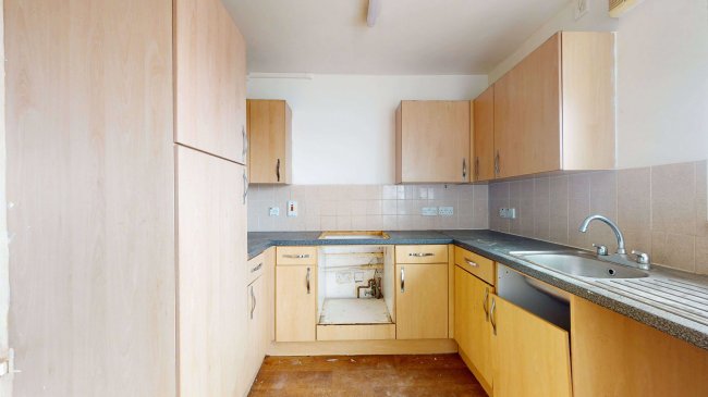 Flat 31 Ballinger Point, Bromley High Street, London, E3 3EH 2