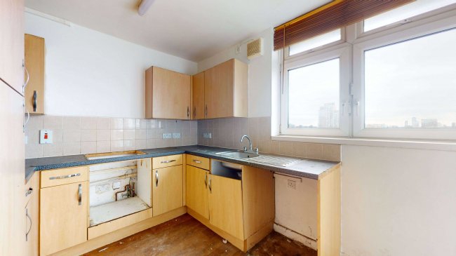 Flat 31 Ballinger Point, Bromley High Street, London, E3 3EH 2